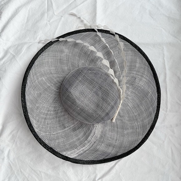 Fascinator - Picture 1 of 3